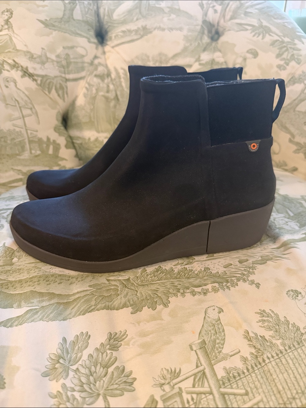 Bogs Black Wedge Chelsea Ankle Booties